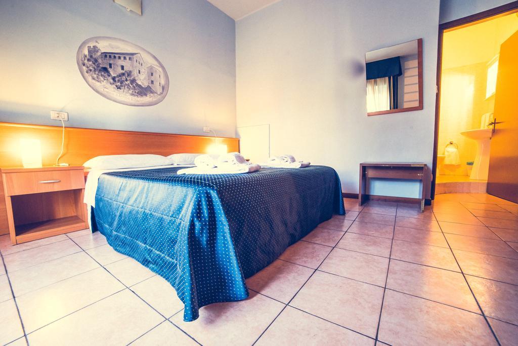 Hotel La Gaietta Millesimo Δωμάτιο φωτογραφία