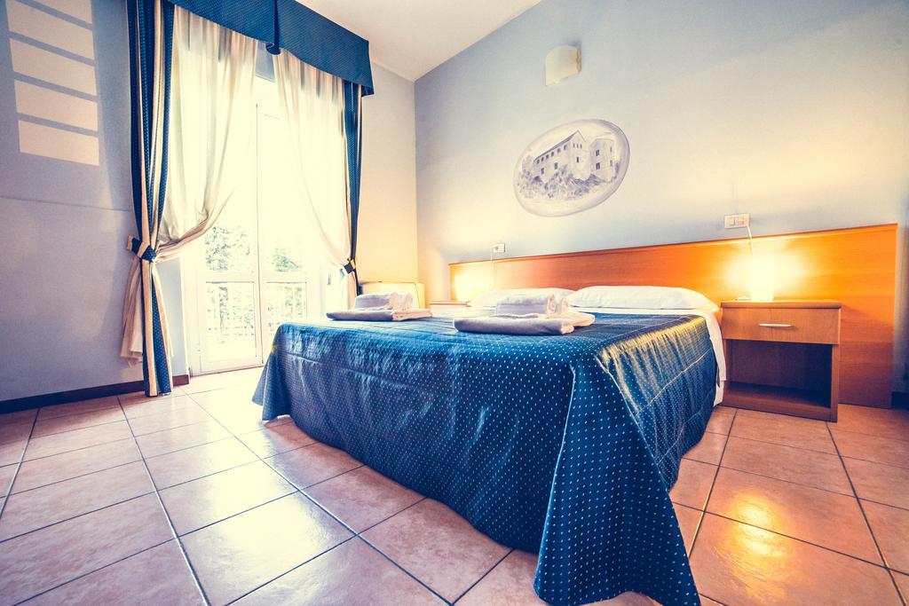 Hotel La Gaietta Millesimo Δωμάτιο φωτογραφία