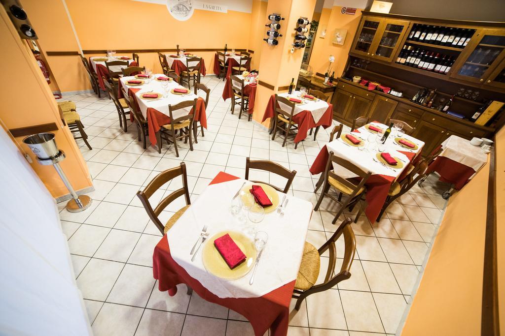 Hotel La Gaietta Millesimo Εξωτερικό φωτογραφία
